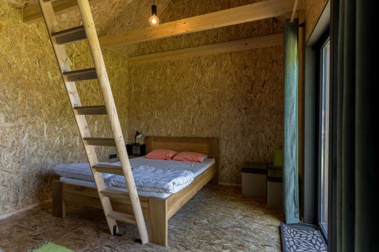Готель Horse Glamping Park Cirkovce Екстер'єр фото