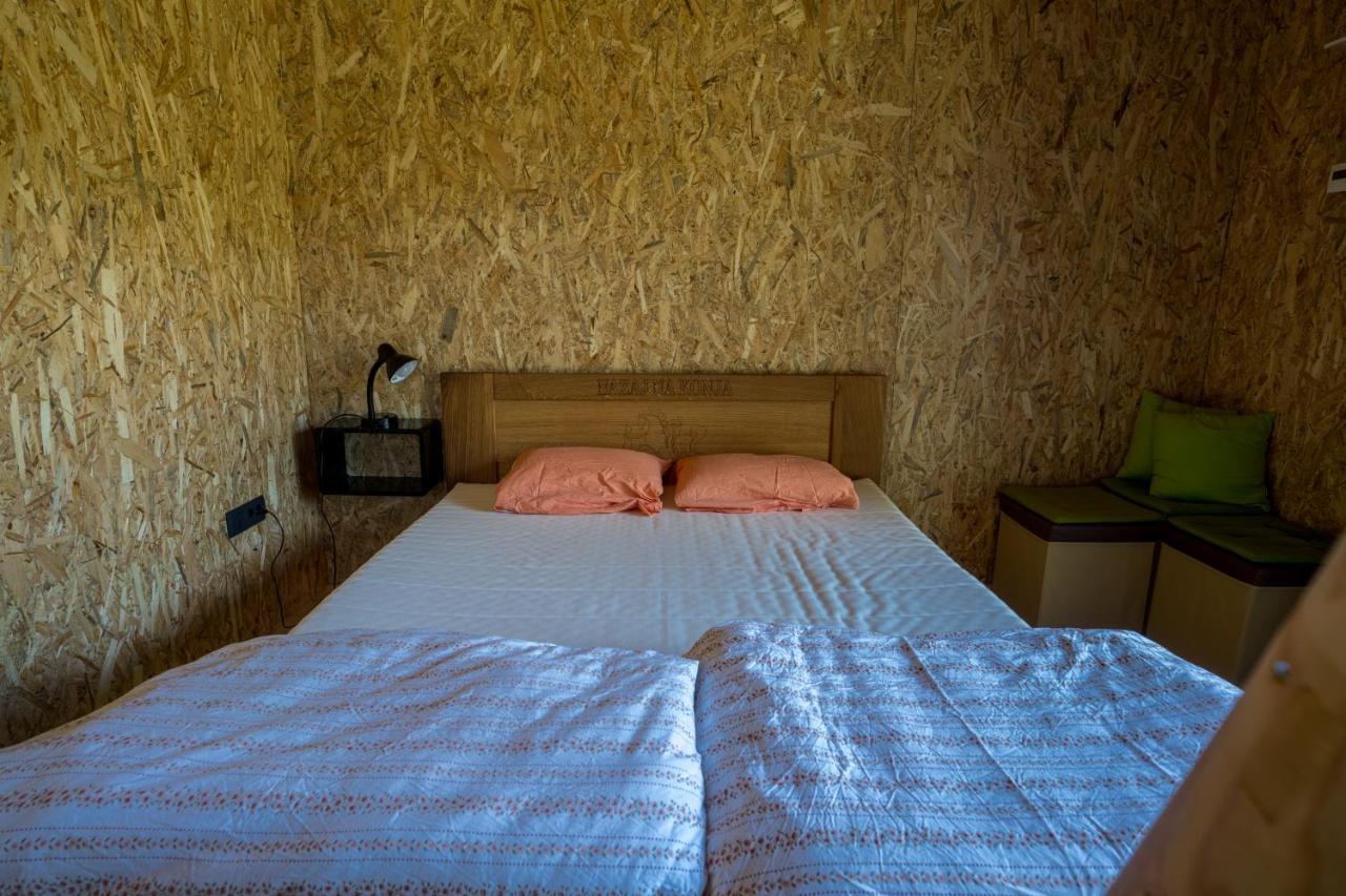Готель Horse Glamping Park Cirkovce Екстер'єр фото