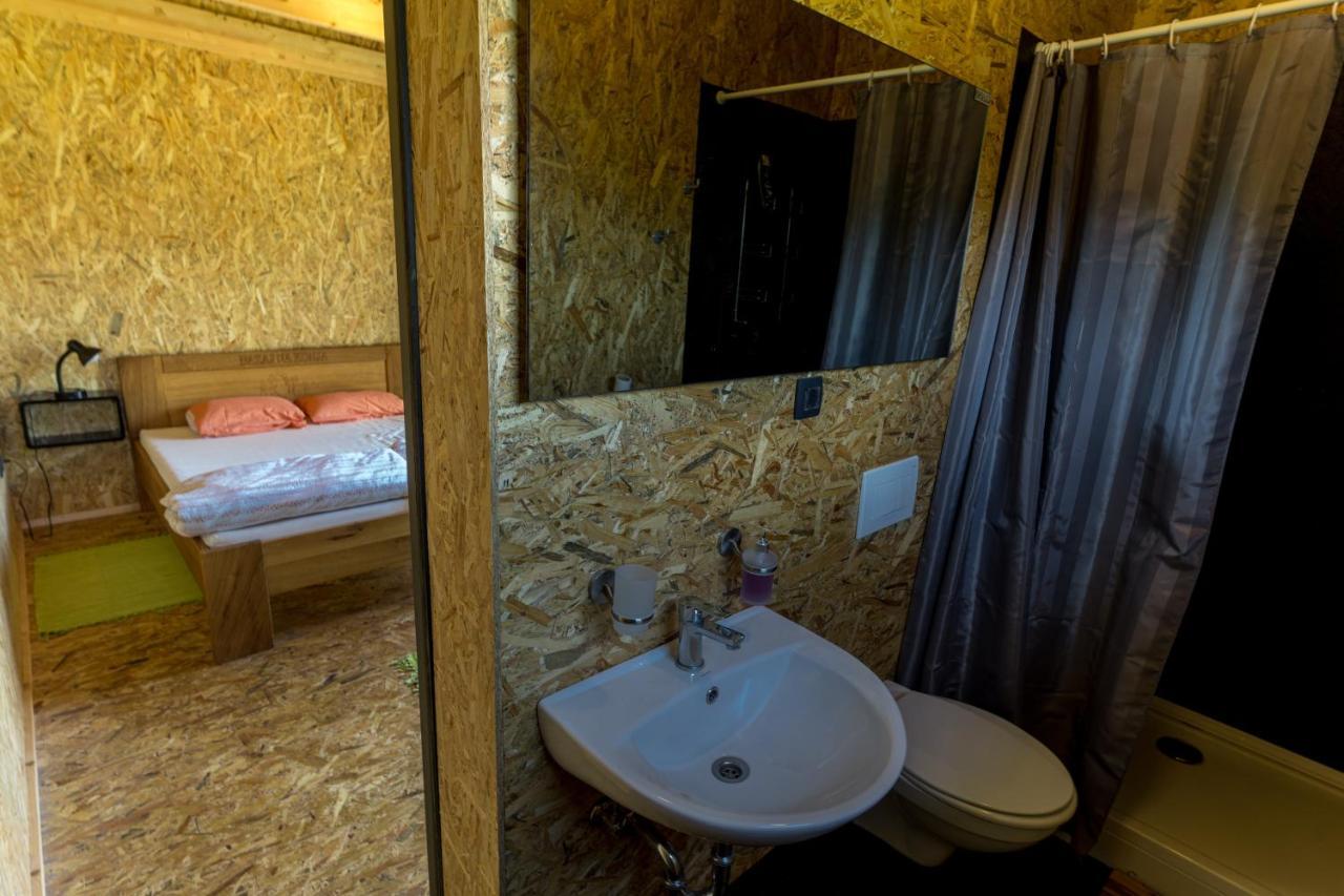 Готель Horse Glamping Park Cirkovce Екстер'єр фото
